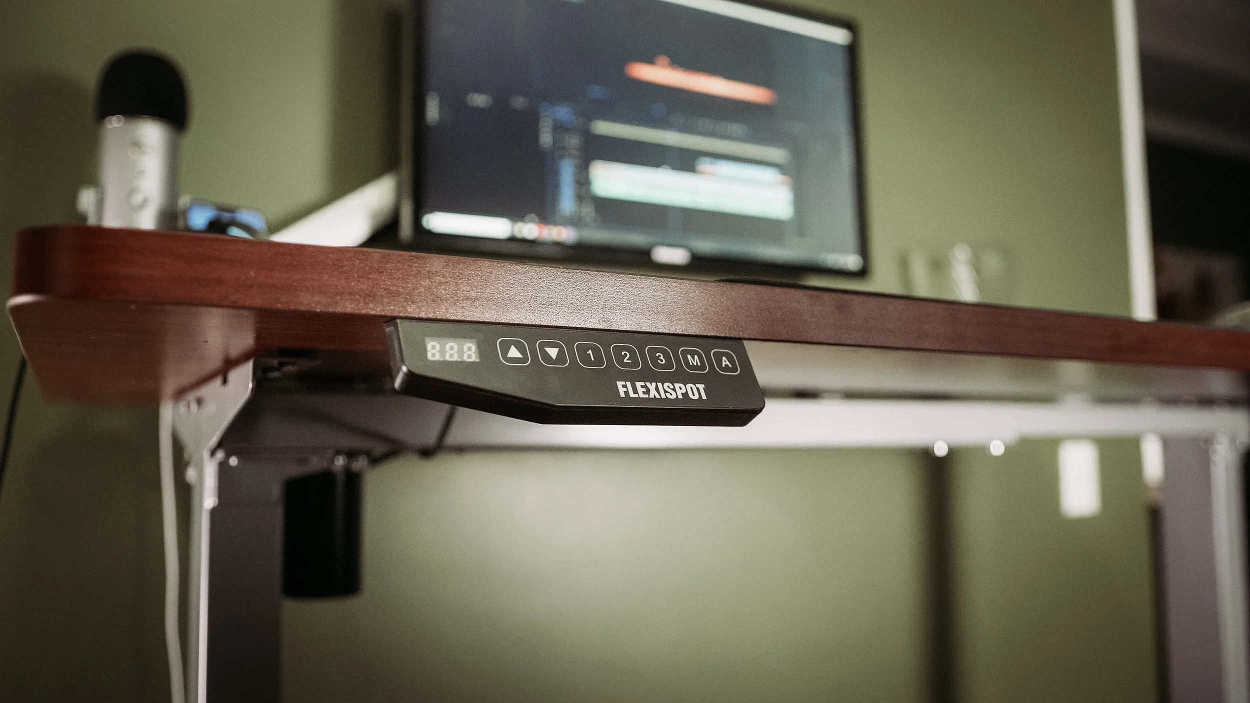 Best Sit Stand Desk 2019: Flexispot Height Adjustable Desk