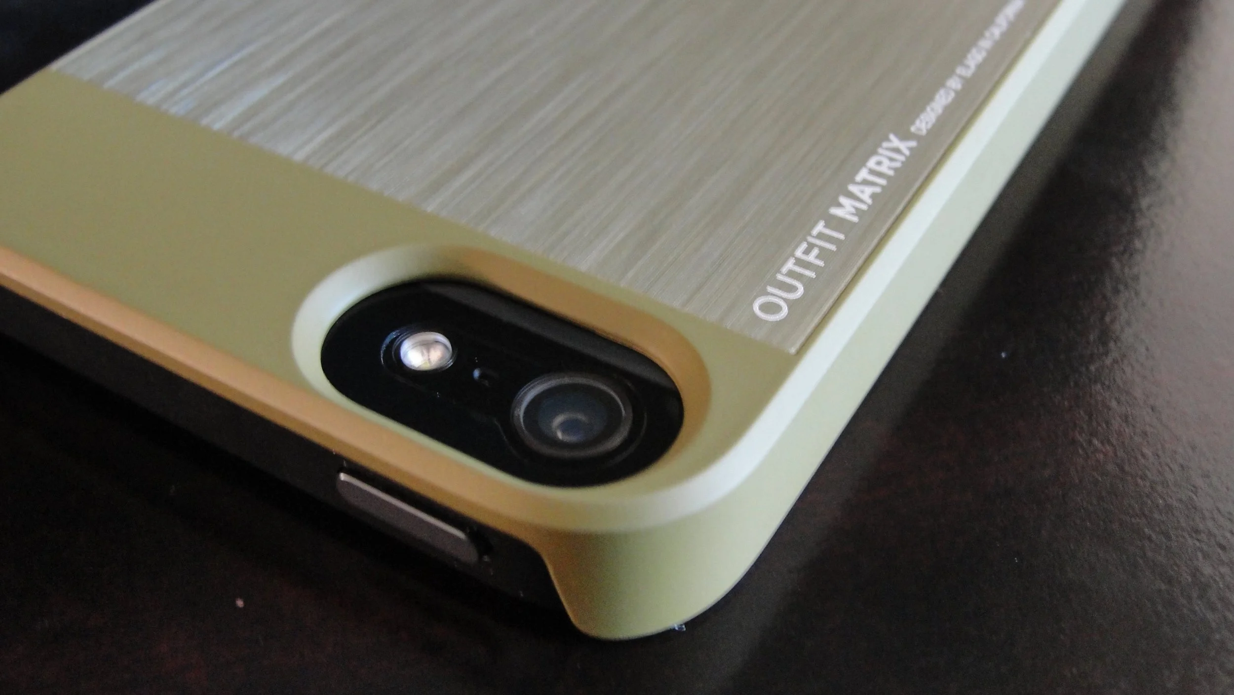 elago Outfit MATRIX iPhone 5 Case giveaway