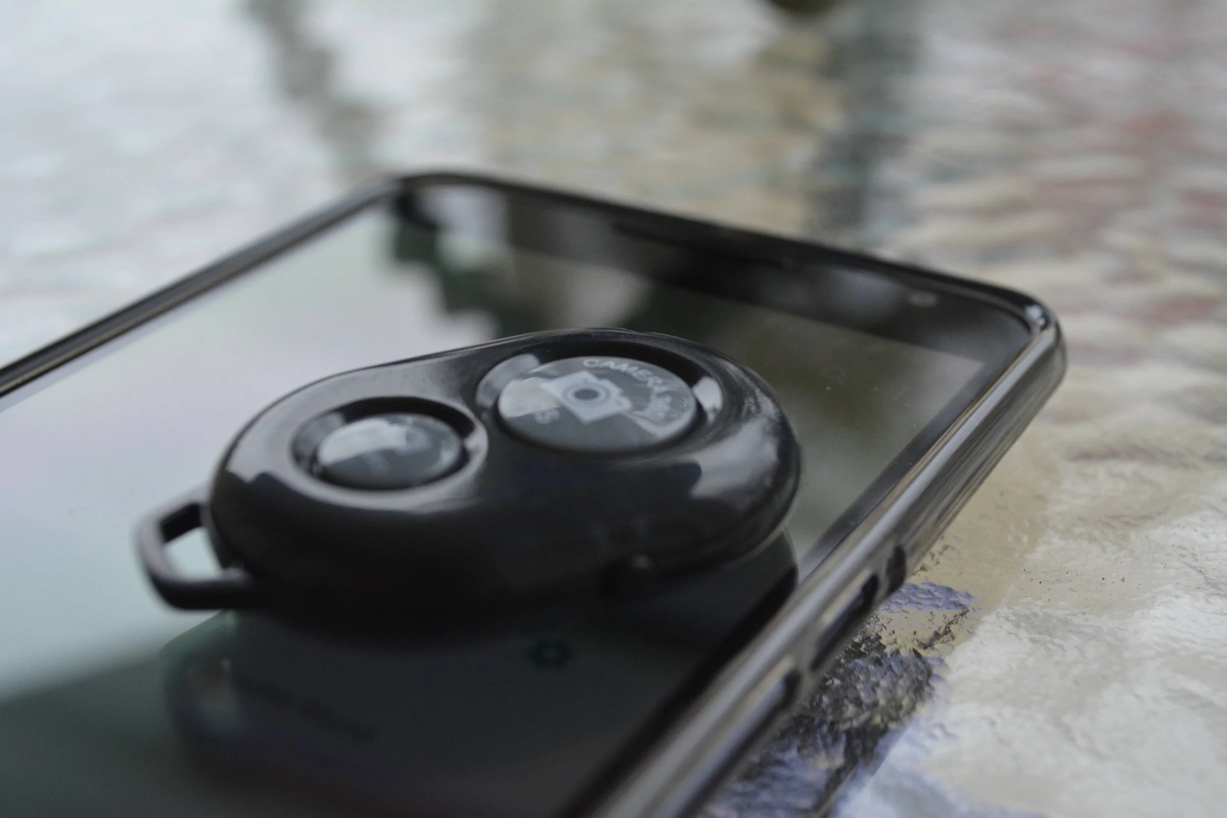 Okeyn Remote Bluetooth Shutter for iOS and Android
