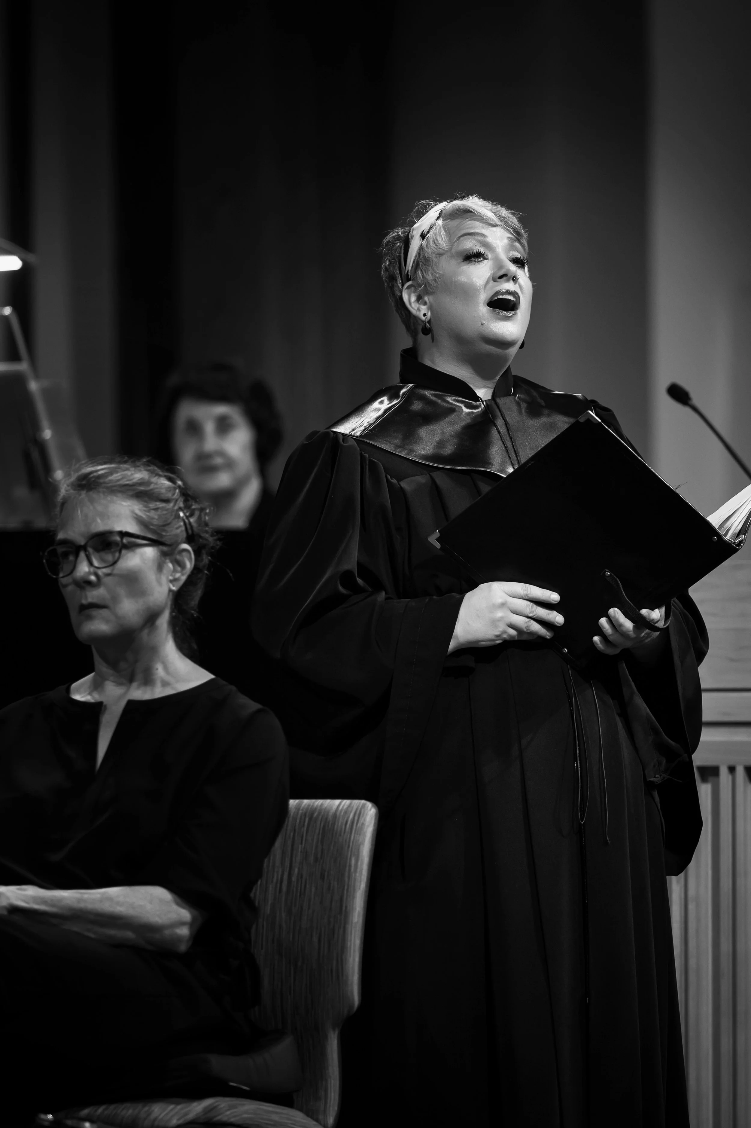 SOLI - Mezzo Soprano Emily Rogers sings 'It's Been a Long Dark Night' by Dolly Parton.
