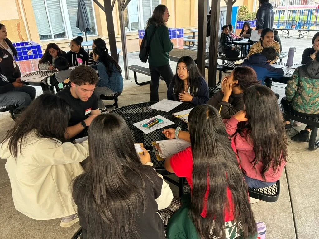 Leaders on the Rise hosted a field trip to La Catrina at Fruitvale Plaza for newcomer students from Urban Promise Academy. Welcome to the neighborhood.

Leaders on the Rise organiz&oacute; una excursi&oacute;n a La Catrina en Fruitvale Plaza para est