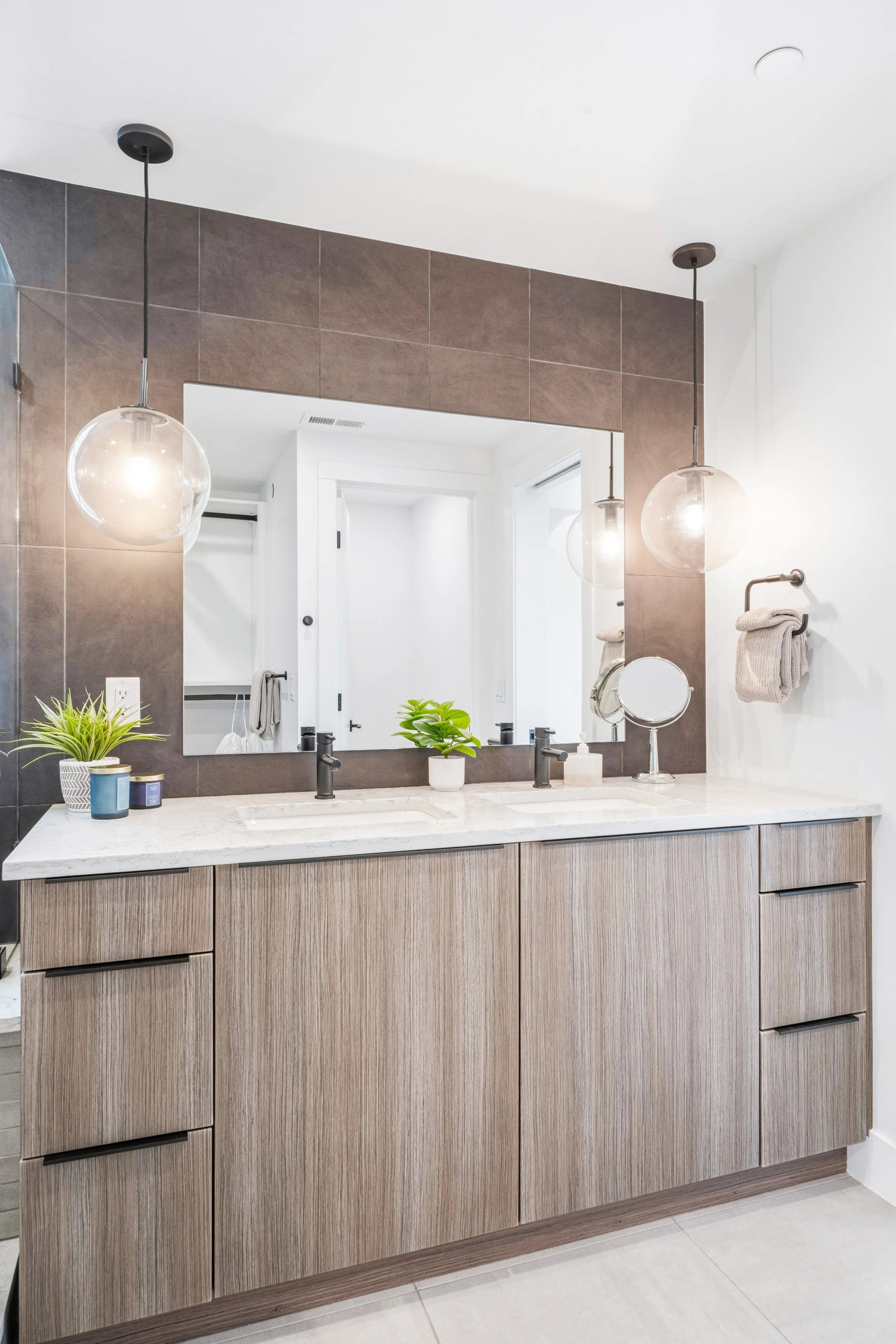 Master vanity