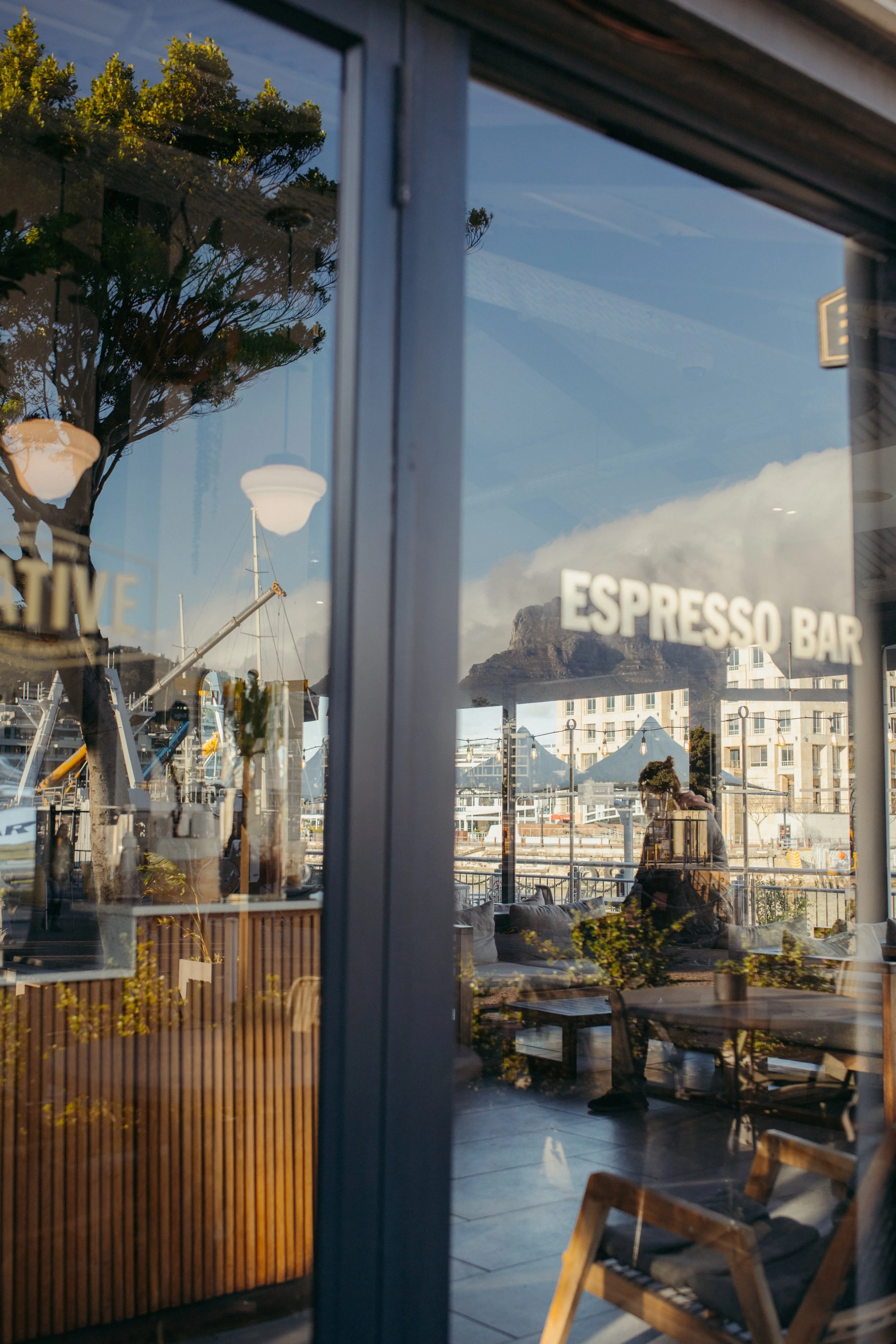 Cape Town hotel Victoria and Alfred waterfront reflection luxury beautiful 
