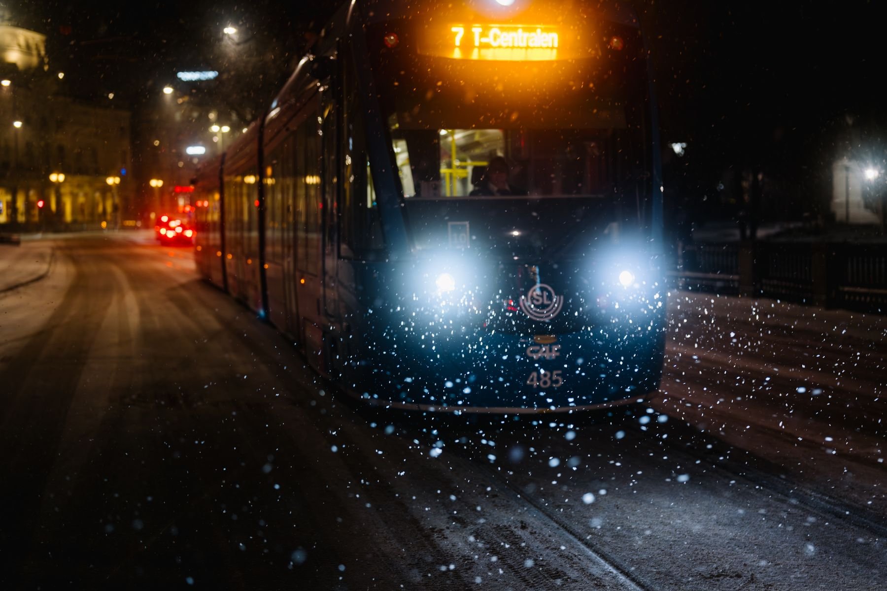 22-tram-in-the-snow.jpg