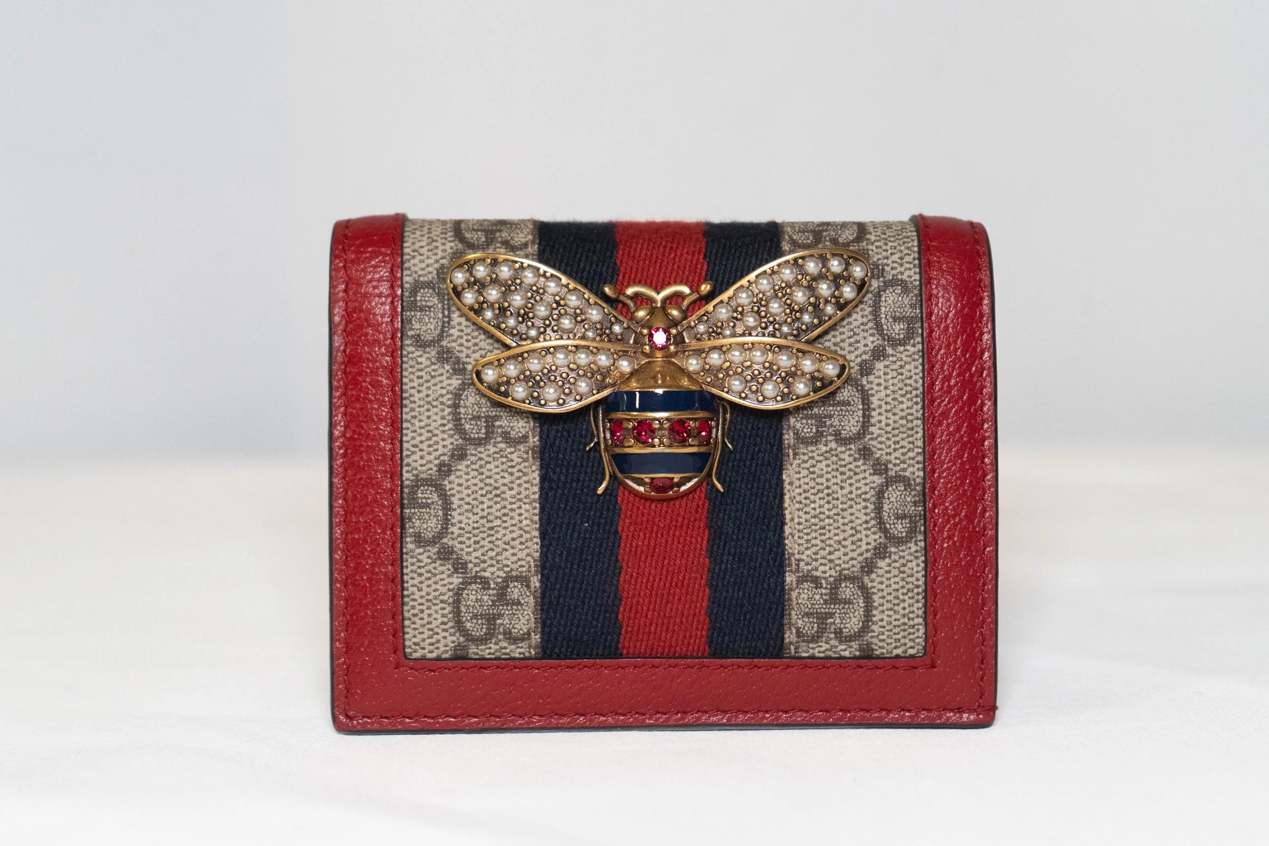 GU04 1 Queen Margaret Wallet.jpg