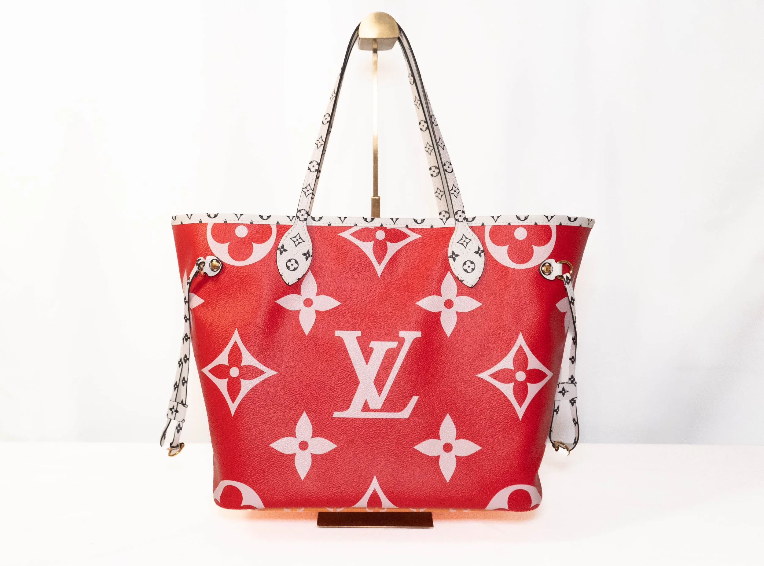 LV02 2.jpg