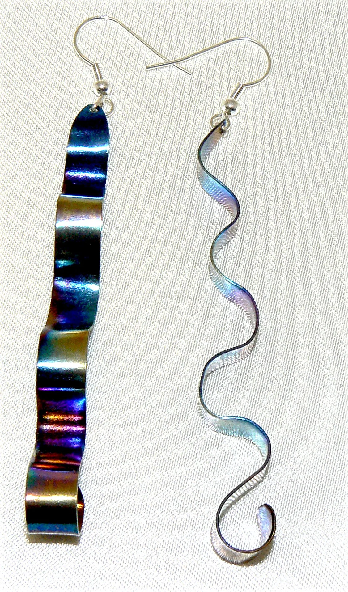 Wave earrings in torch painted titanium, 75mm - very light