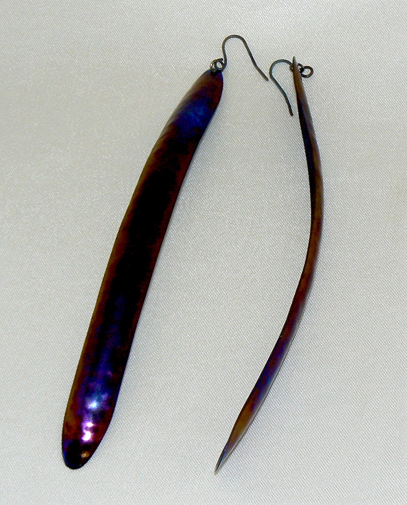 Extra long hammered and torch painted titanium earrings, 145mm, very light weight.