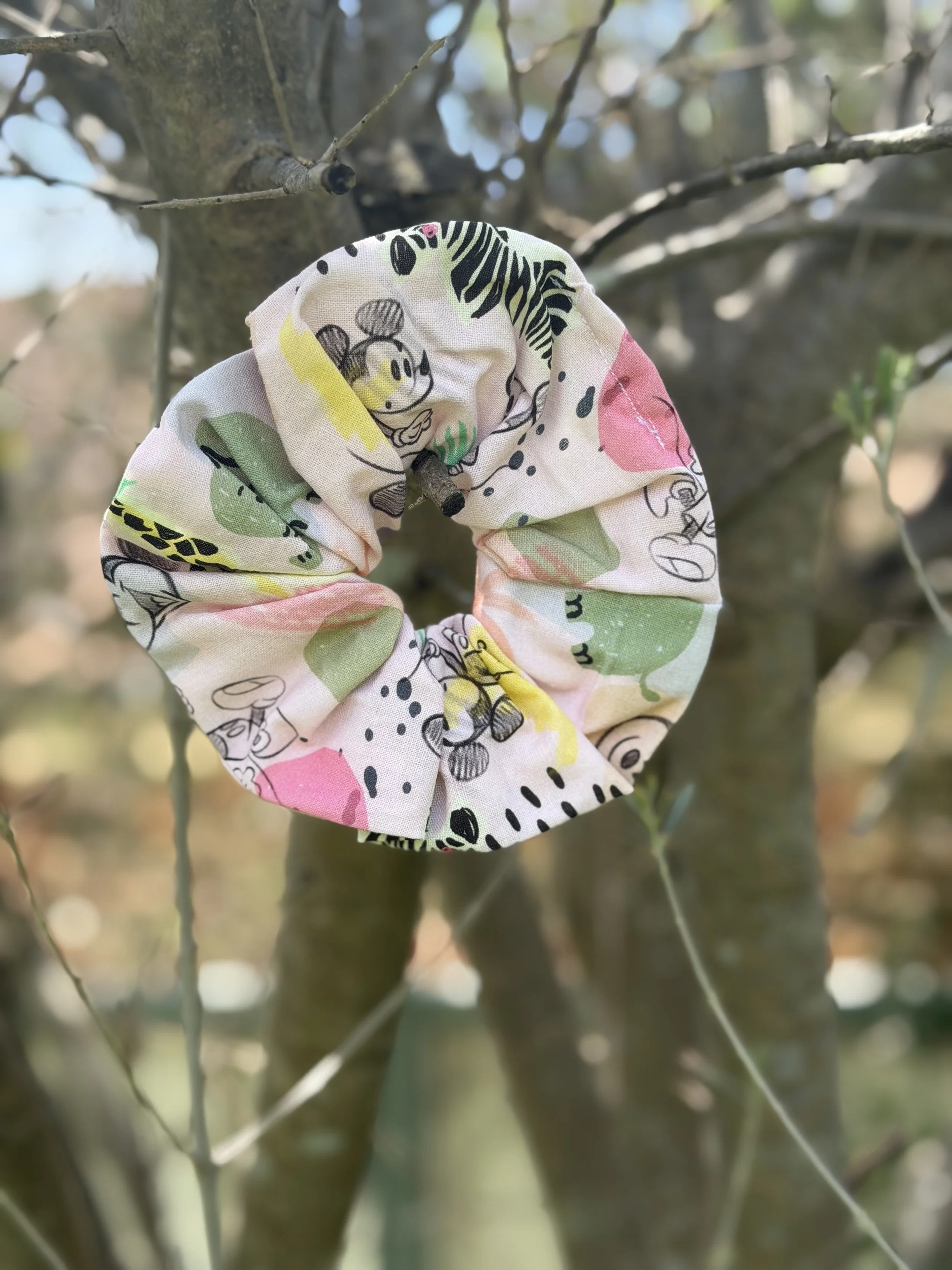 Minnie Mouse Delight Scrunchie