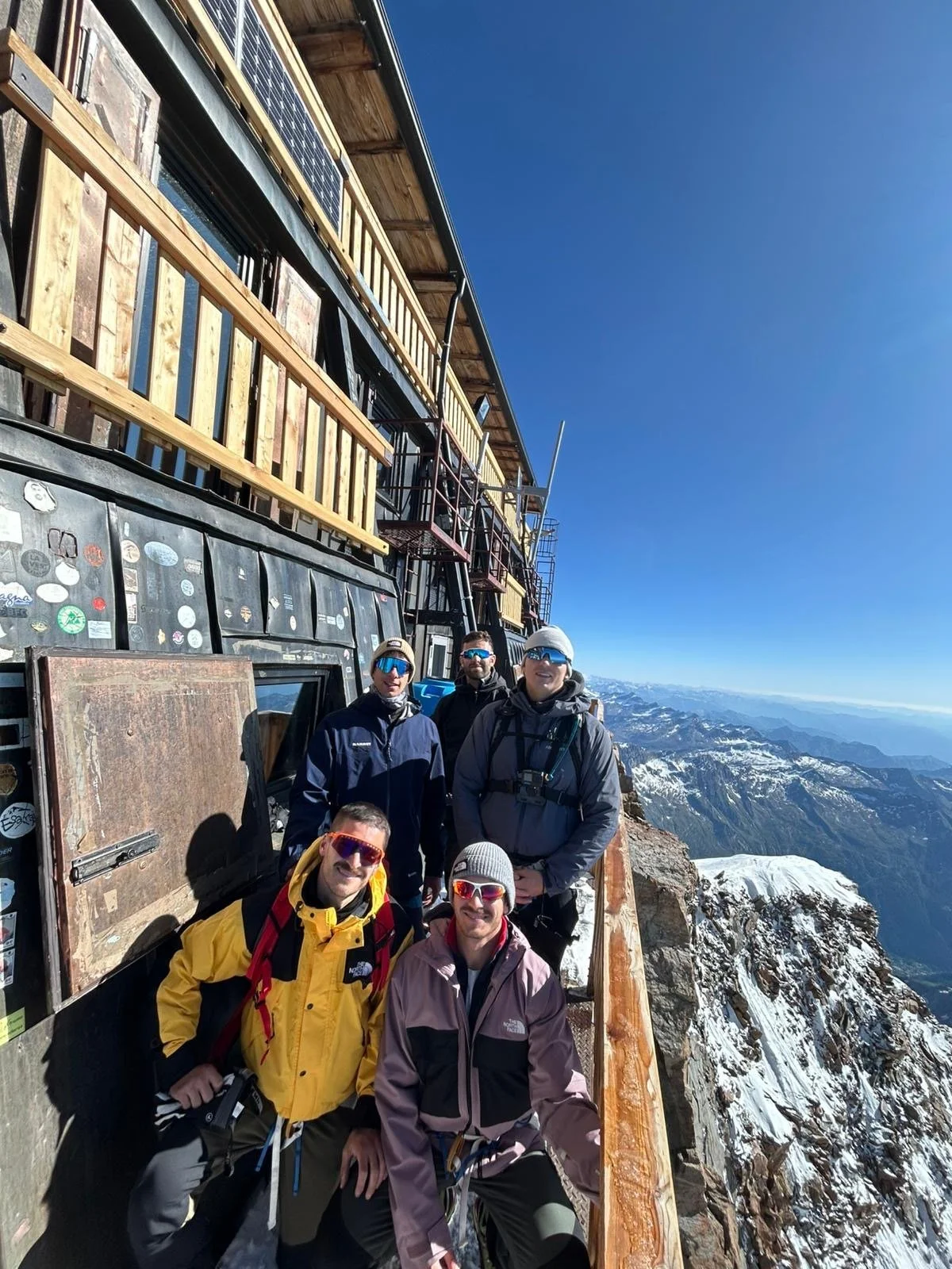 capanna-margherita-summit-group.jpg