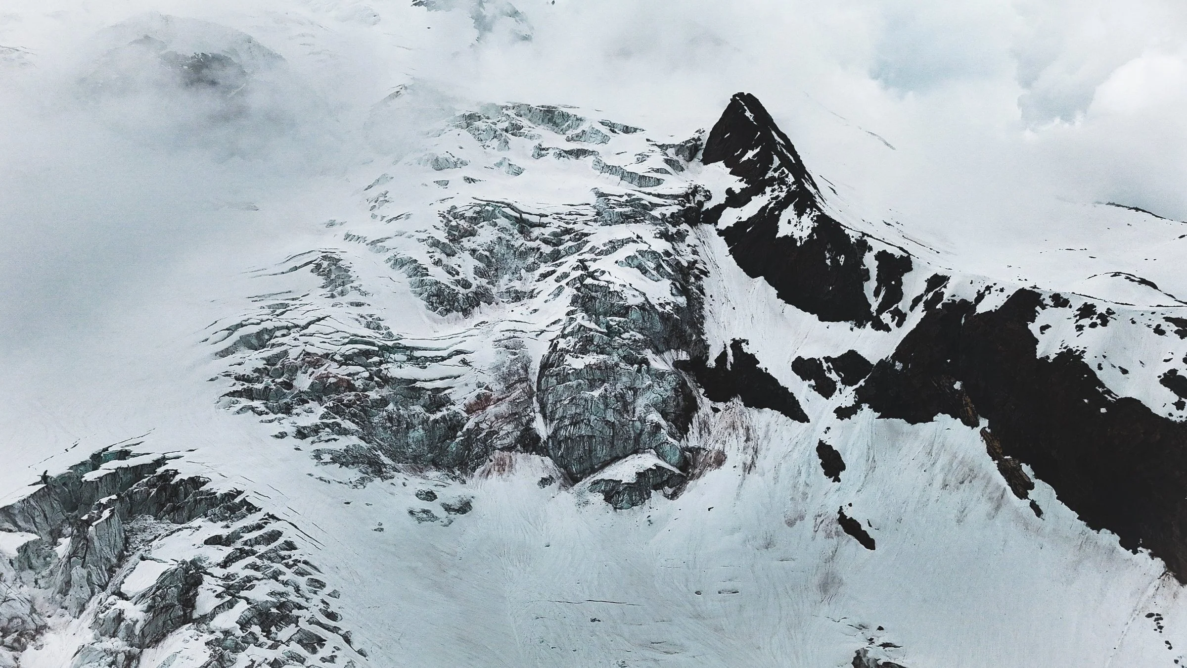 monte-rosa-glacier-seracs-drone.jpg