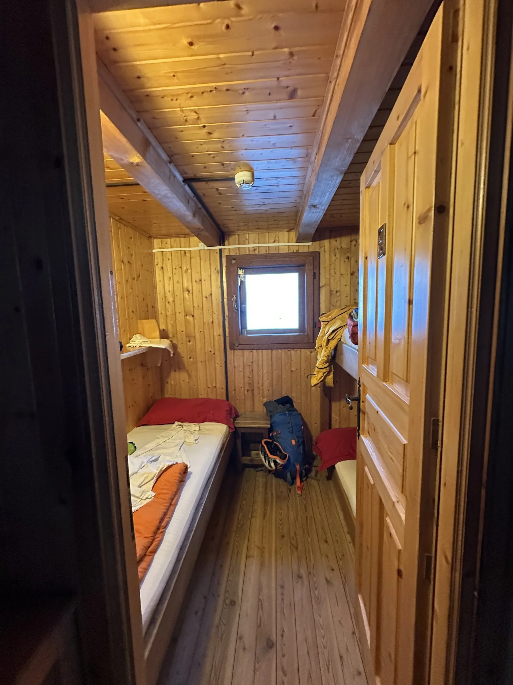 rifugio-mantova-dorm-room.jpg