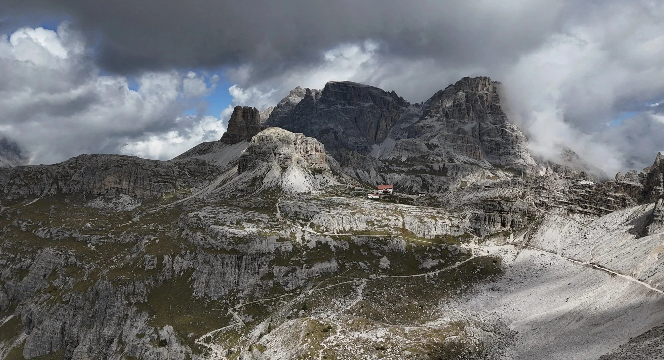 tre-cime-rifugio-locatelli.jpg