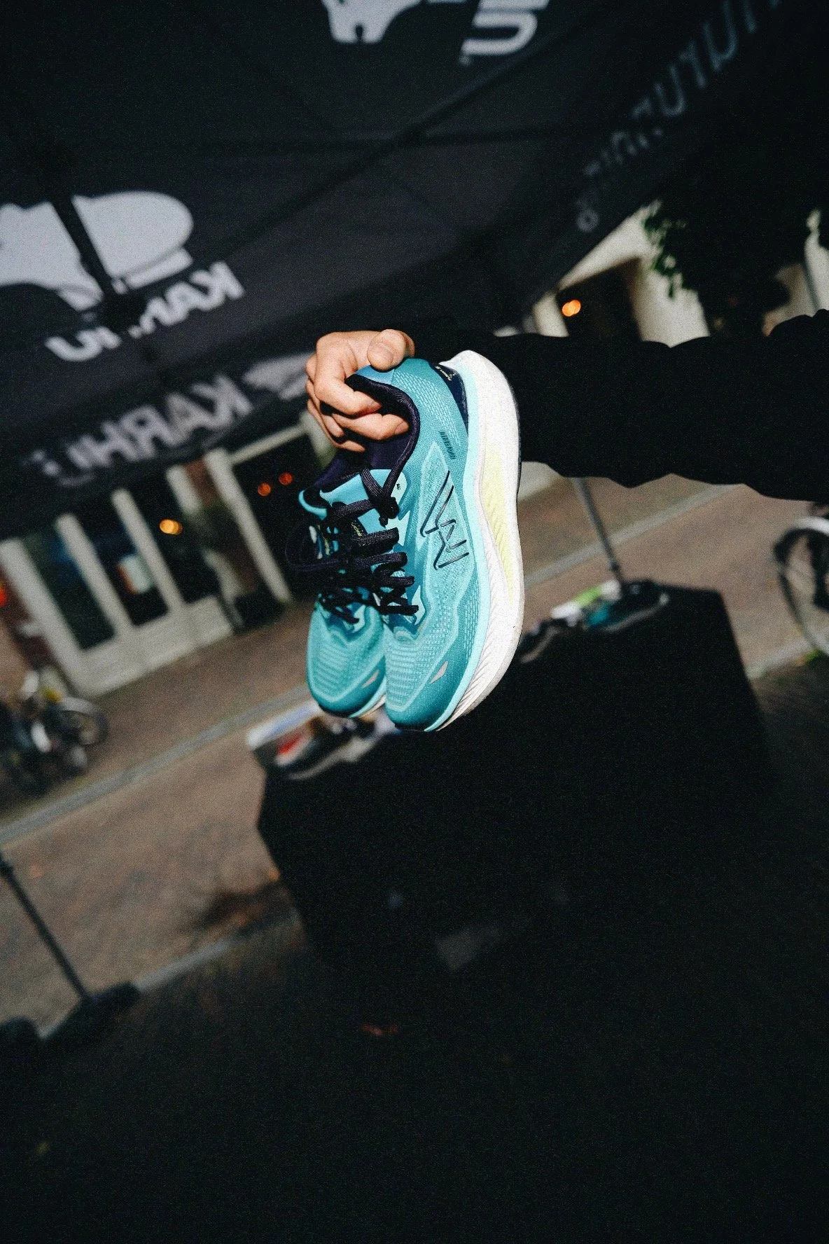 01 VOUS X KARHU ©justinebiesot.jpg