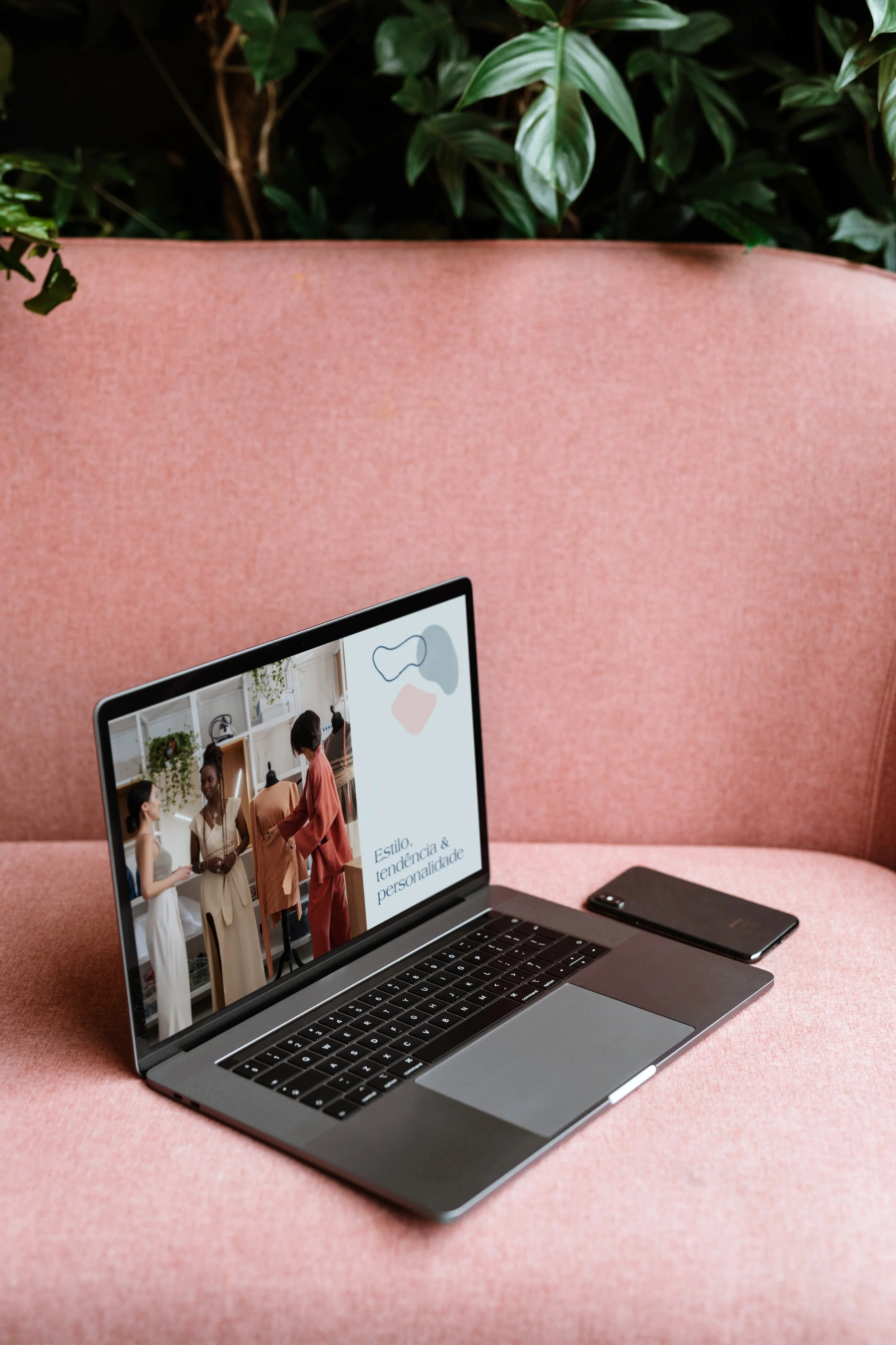 macbook-pro-mockups-v14-A.jpg