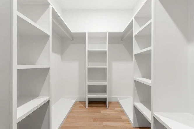 CLOSETS