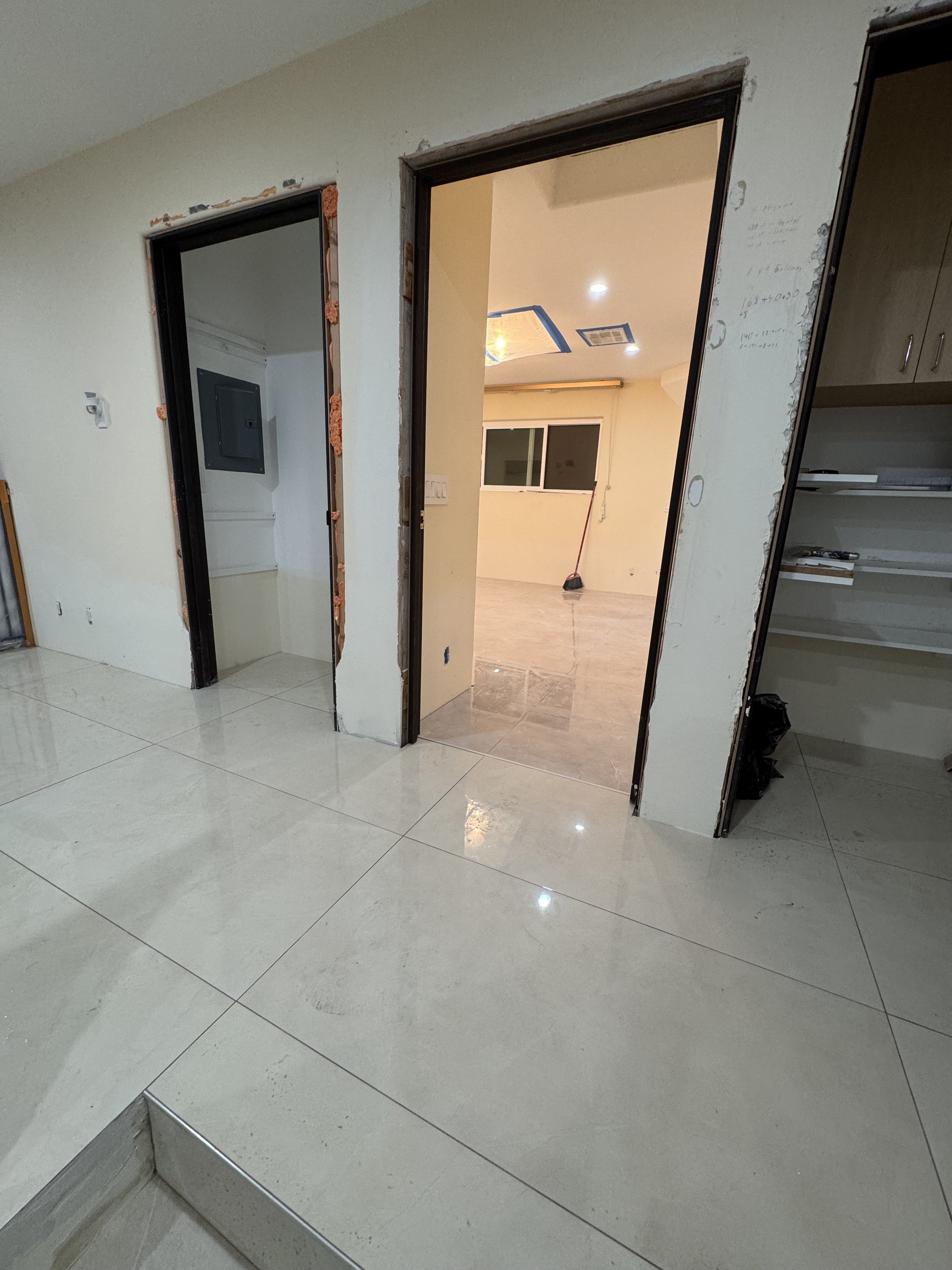 Large-Formal Floor Tile Installation
