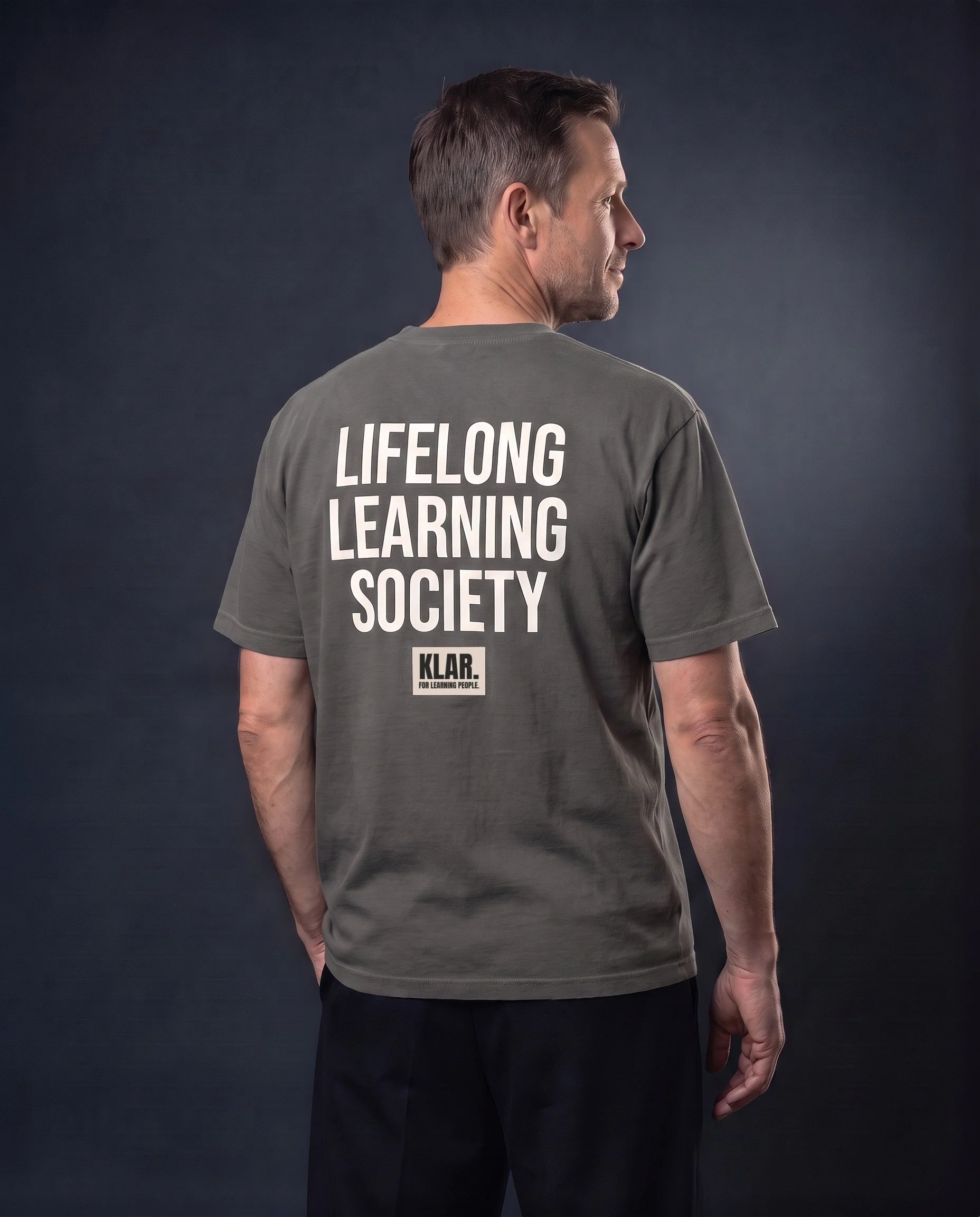 KLAR-Shirt-Pepper-04-Mann-hinten.jpg