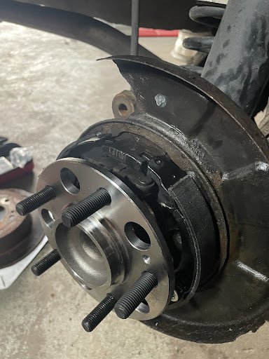 Brake and wheel hub repair at Treblot Mobile Services