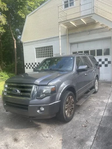 SUV featured in Treblot Mobile Services project photos