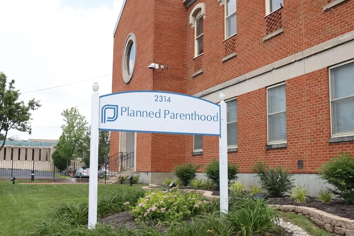 Outside of the Planned Parenthood location in Cincinnati // Photo: Lydia Schembre