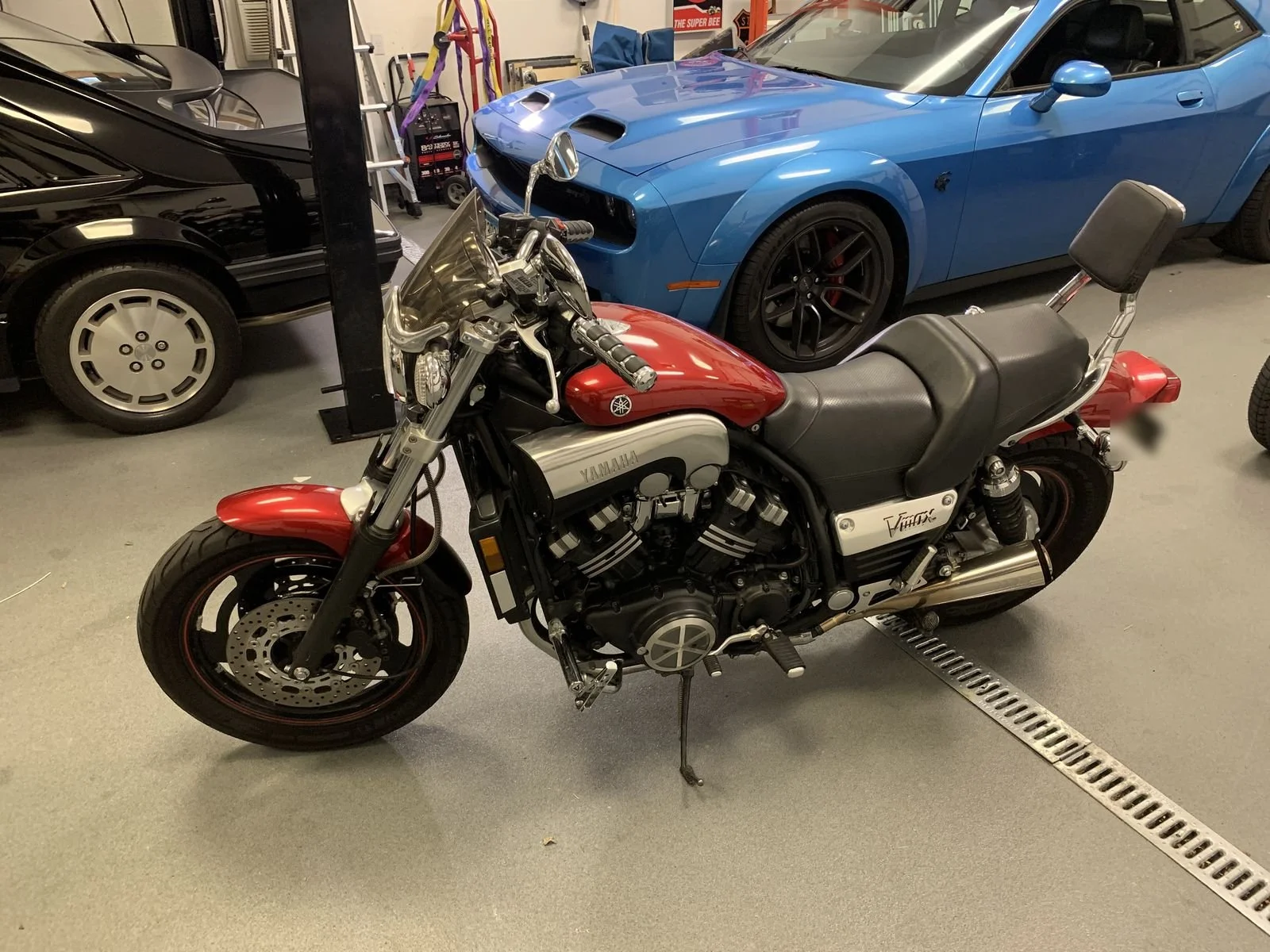 vmax-2-left-front.jpg