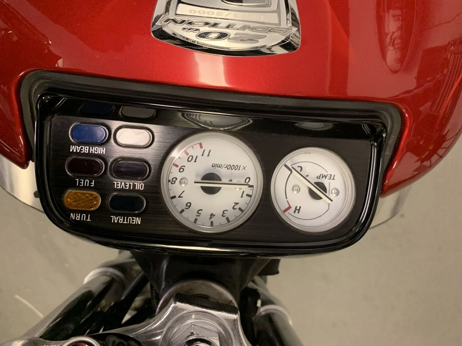 vmax-7-tach.jpg