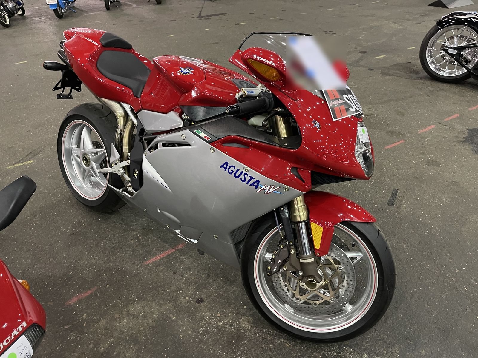mv-a06-right.jpg