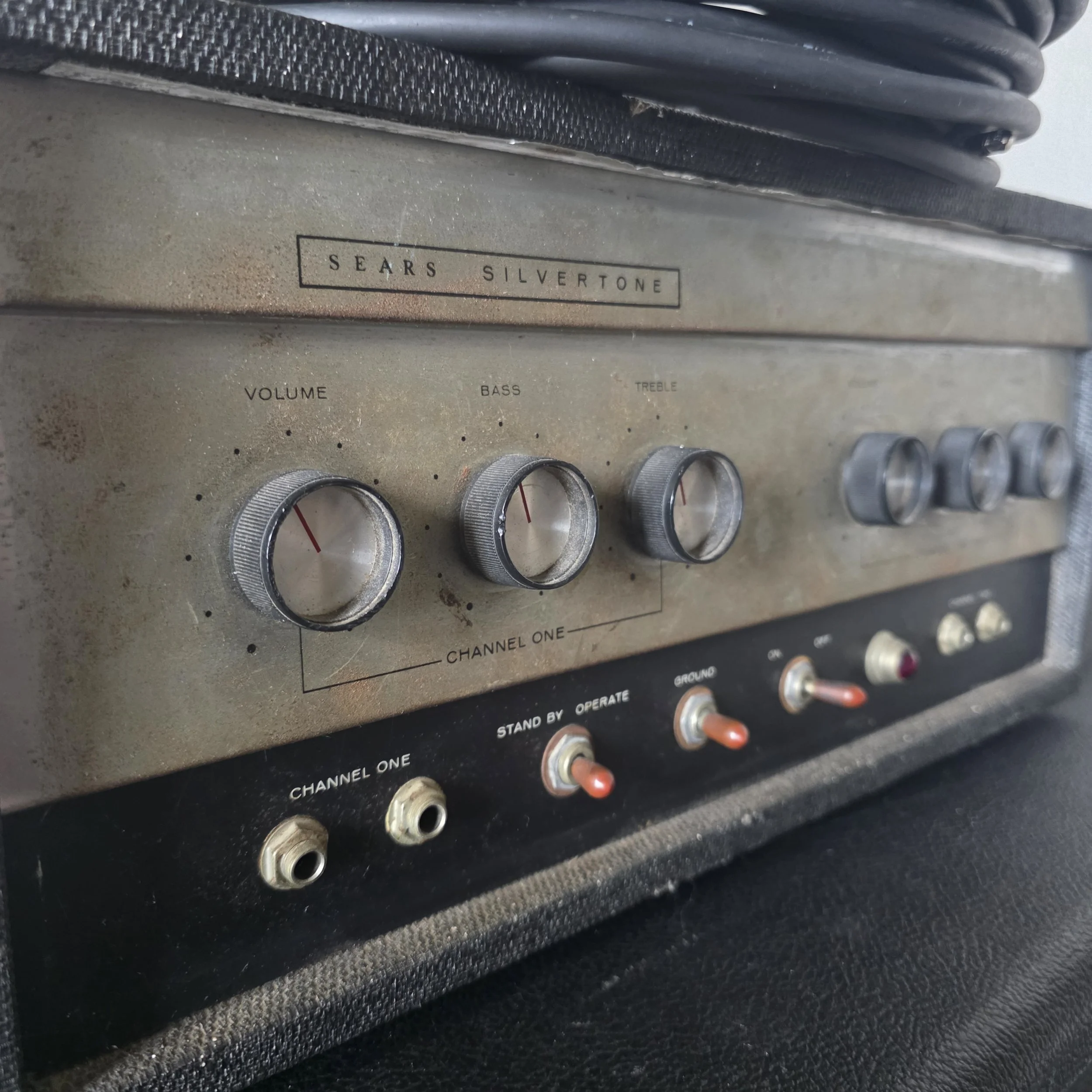 Silvertone amp head