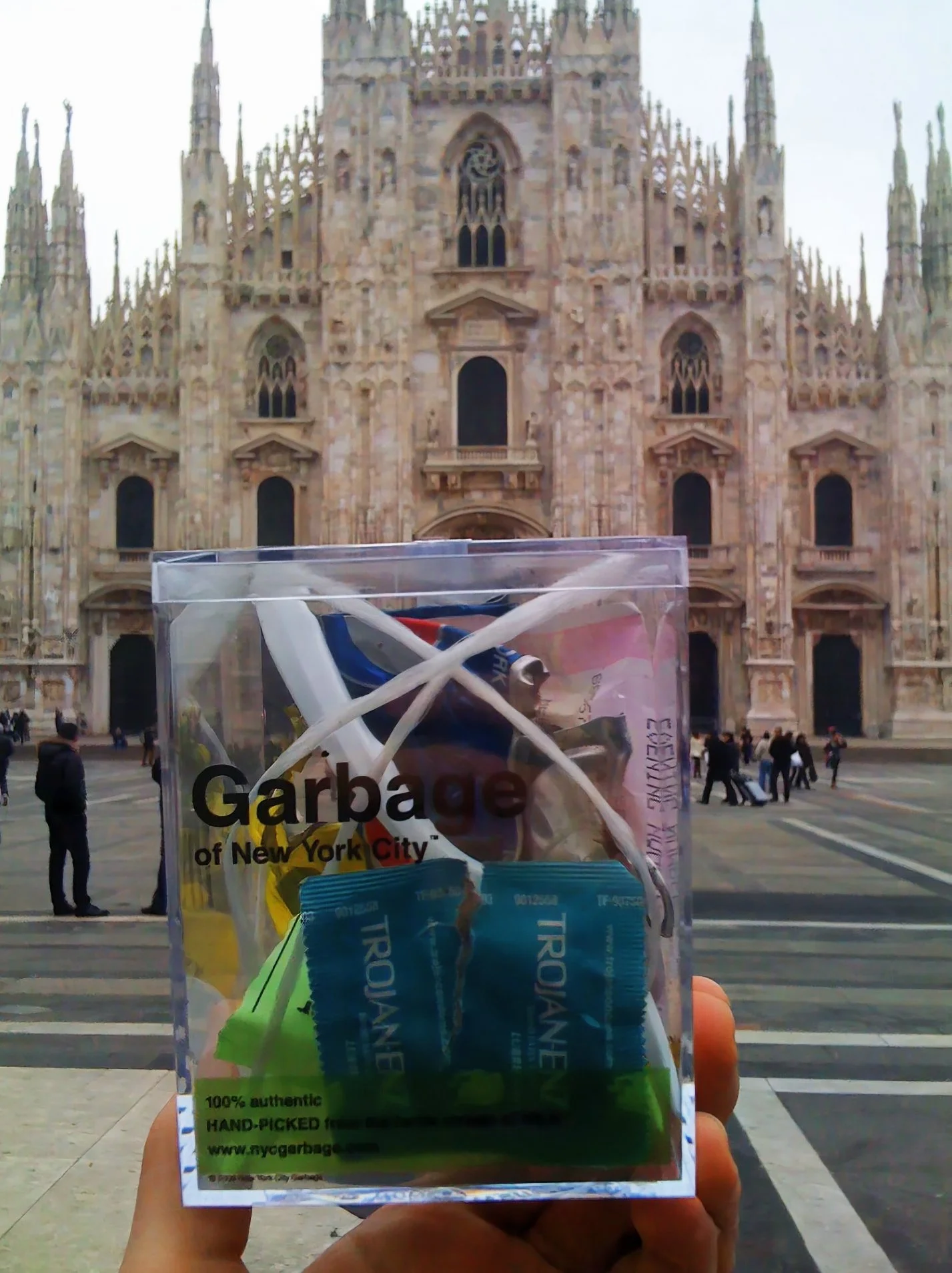S1_GarbageCollectors_DuomaMilan.jpg
