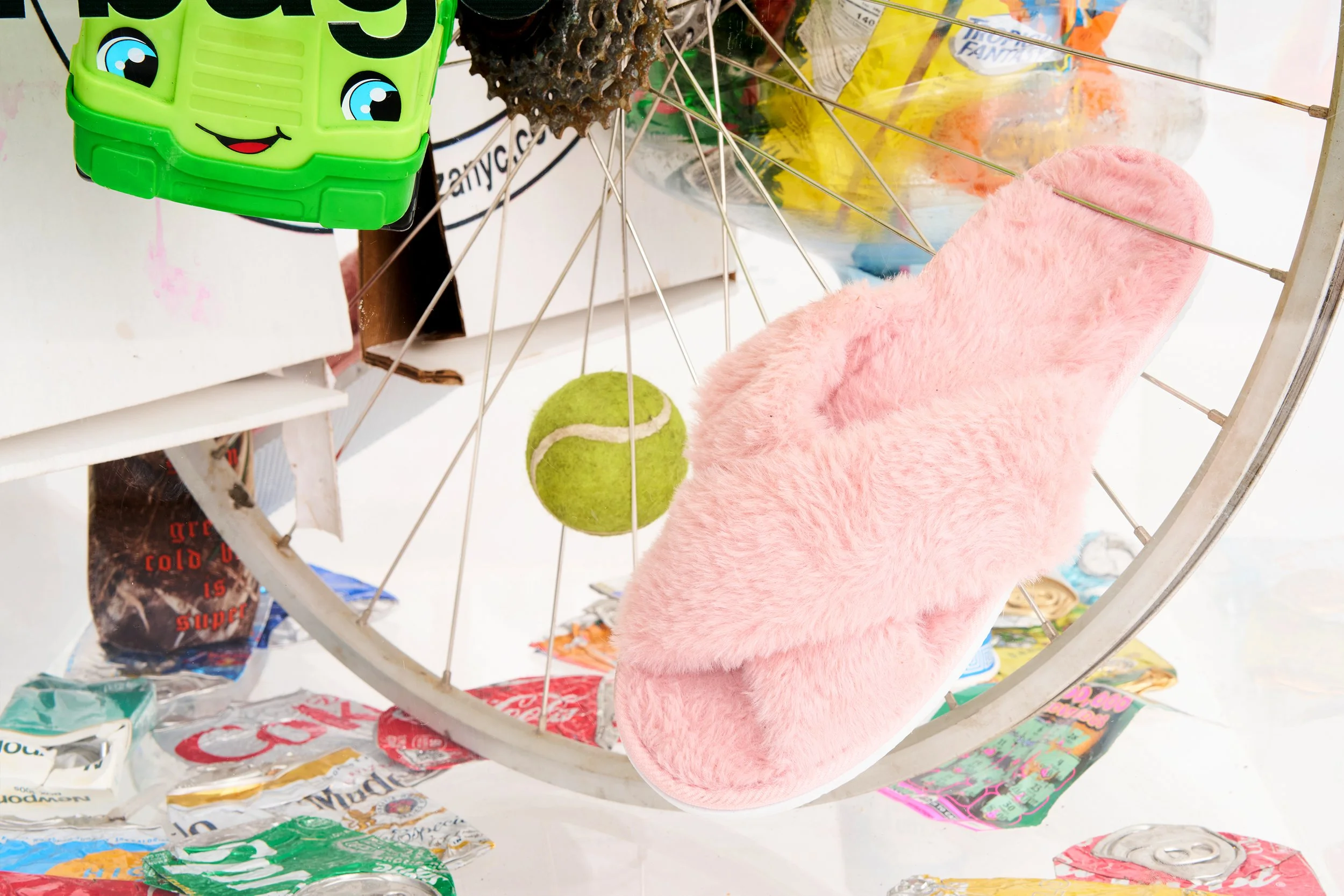 DSNYxNYCGarbage_SideTable_DETAILS_02.jpg