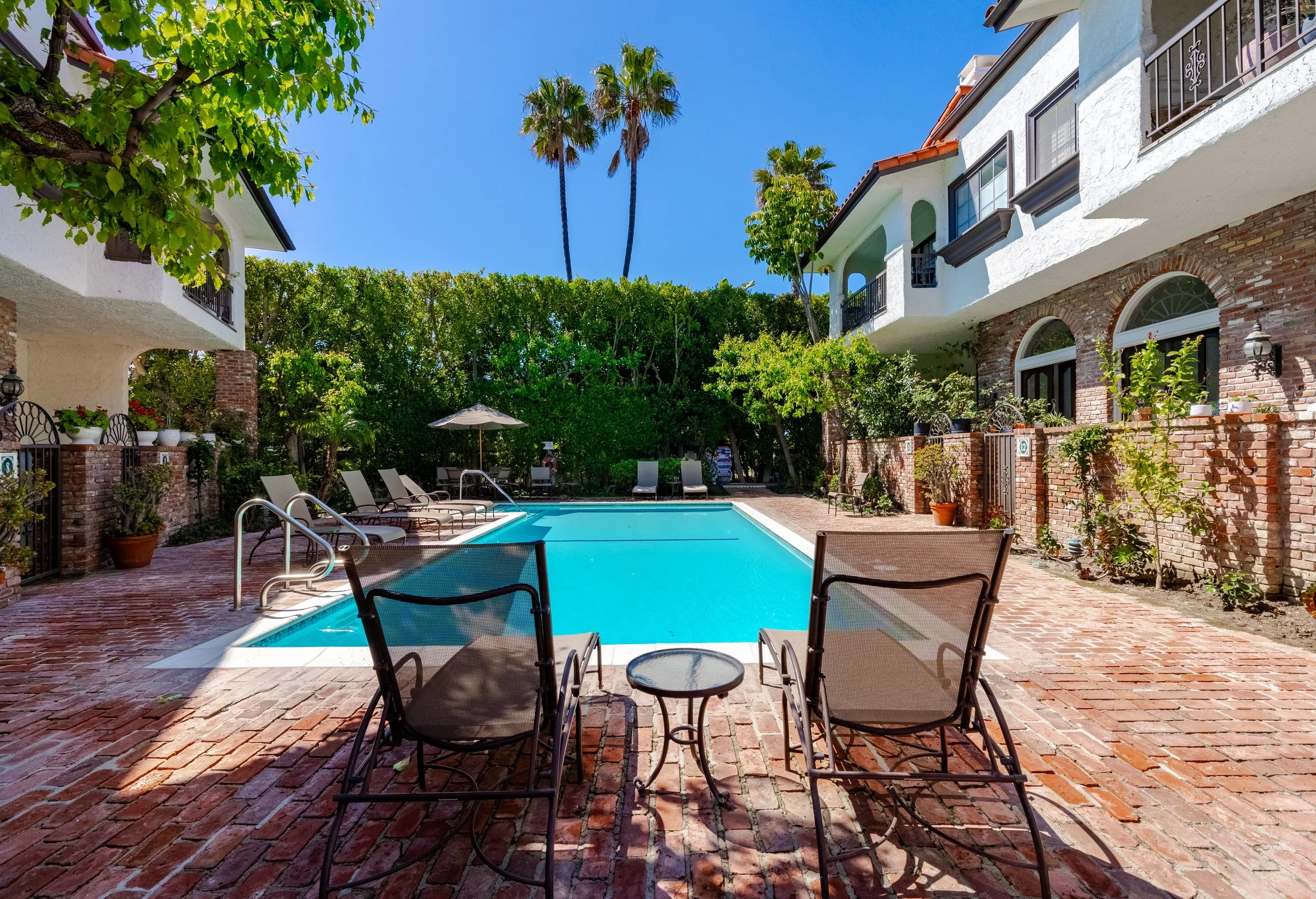2311 Roscomare Rd #10 | Bel-Air