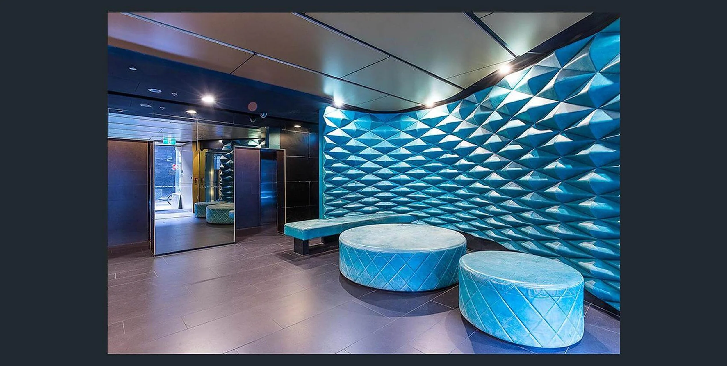 03_Building_Lobby.jpg