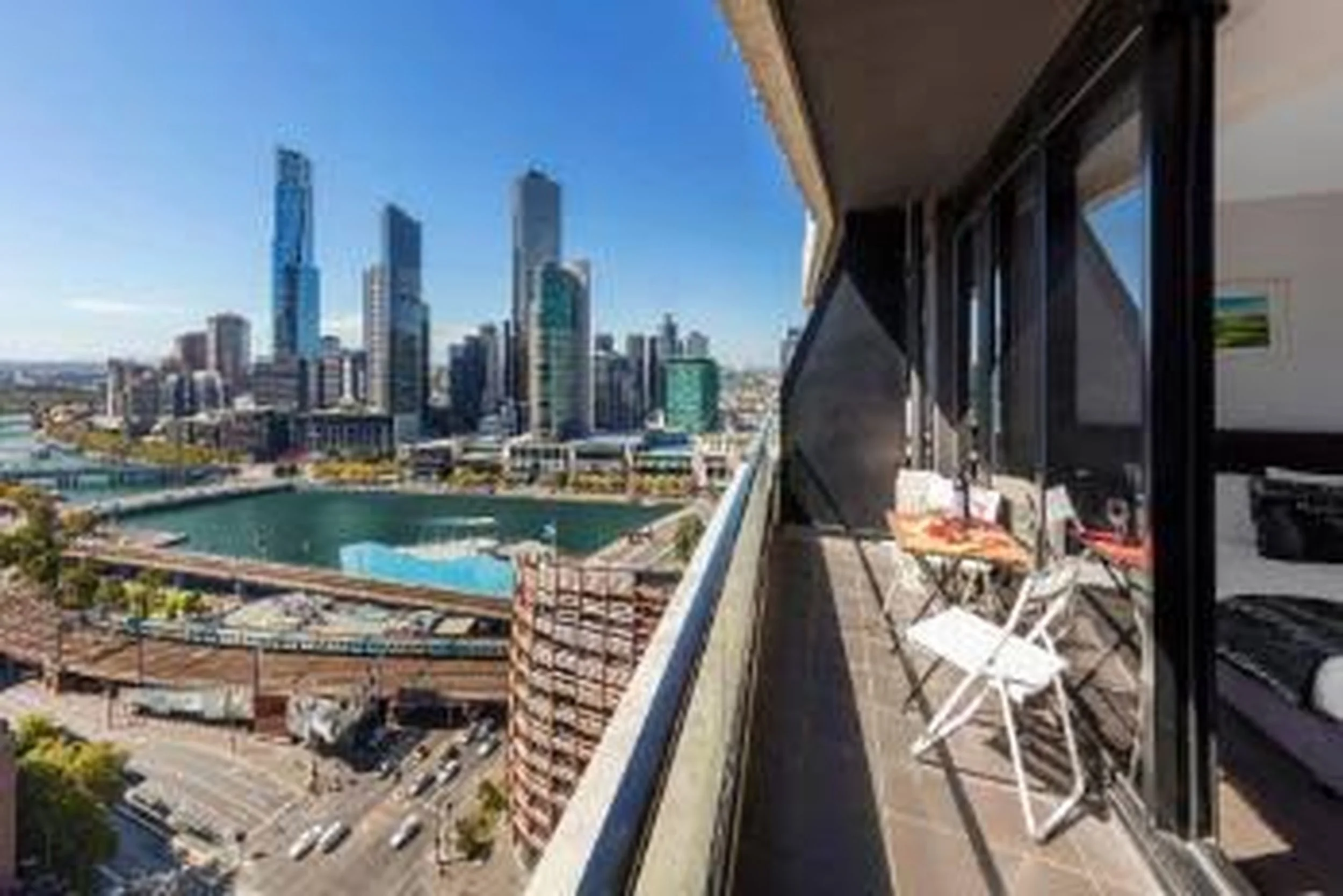 02_Balcony_City_View.jpg