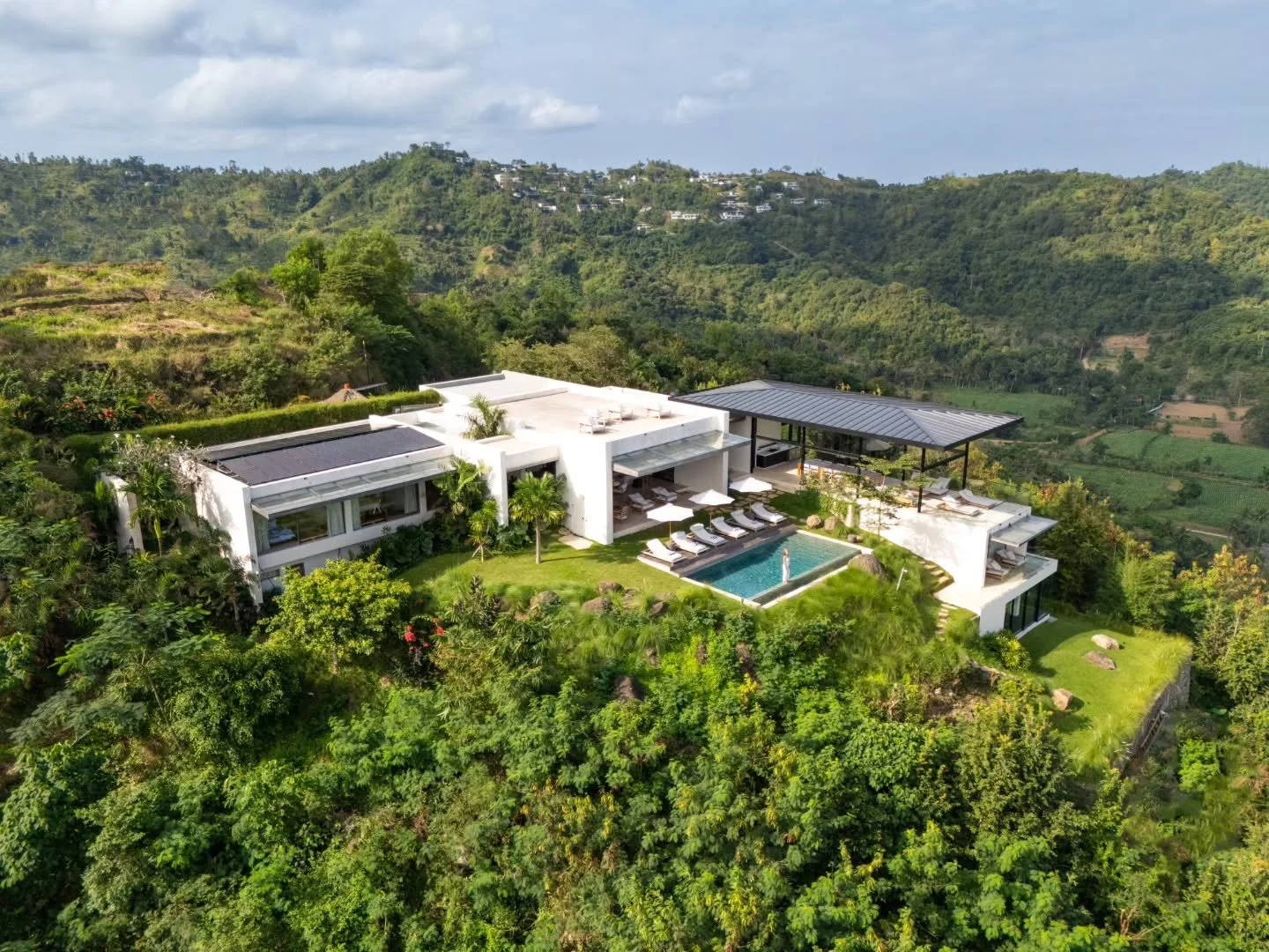 Day vs Night at Villa Kai Lani . Which one is your favourite?