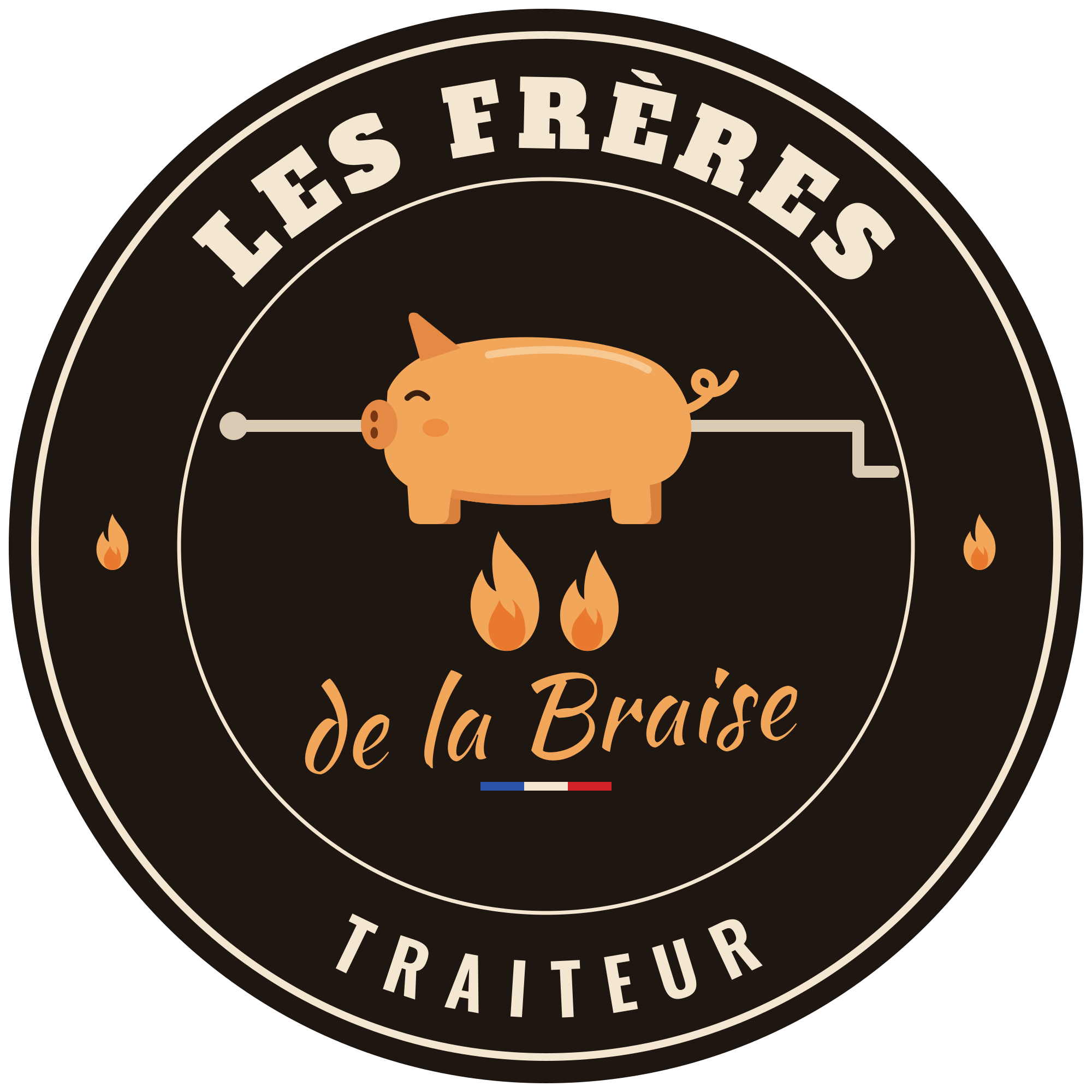 Logo rond « Les Frères de la Braise Traiteur », représentant un cochon orange rôti à la broche entouré de flammes.