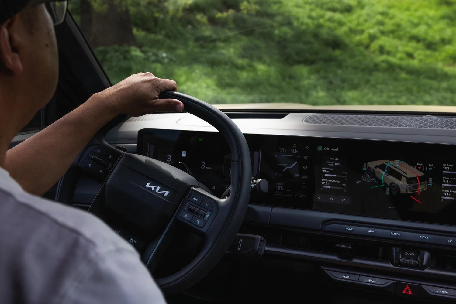 Glenn Lee Robinson driving the Kia Telluride X-PRO