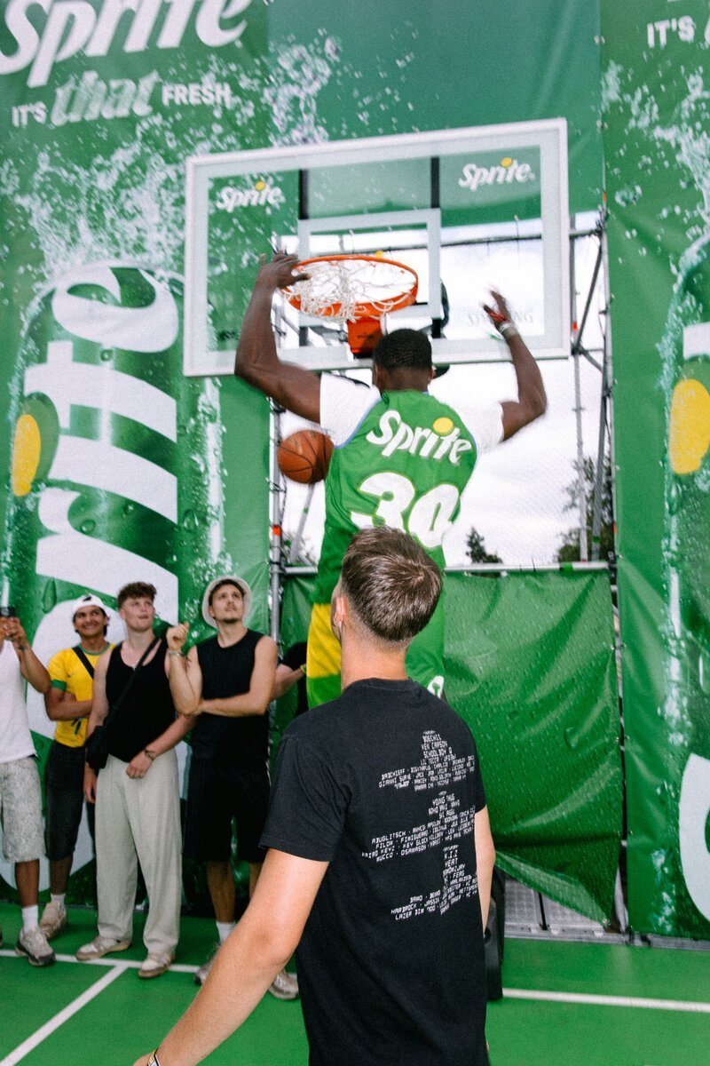 Dunk am Sprite-Korb
