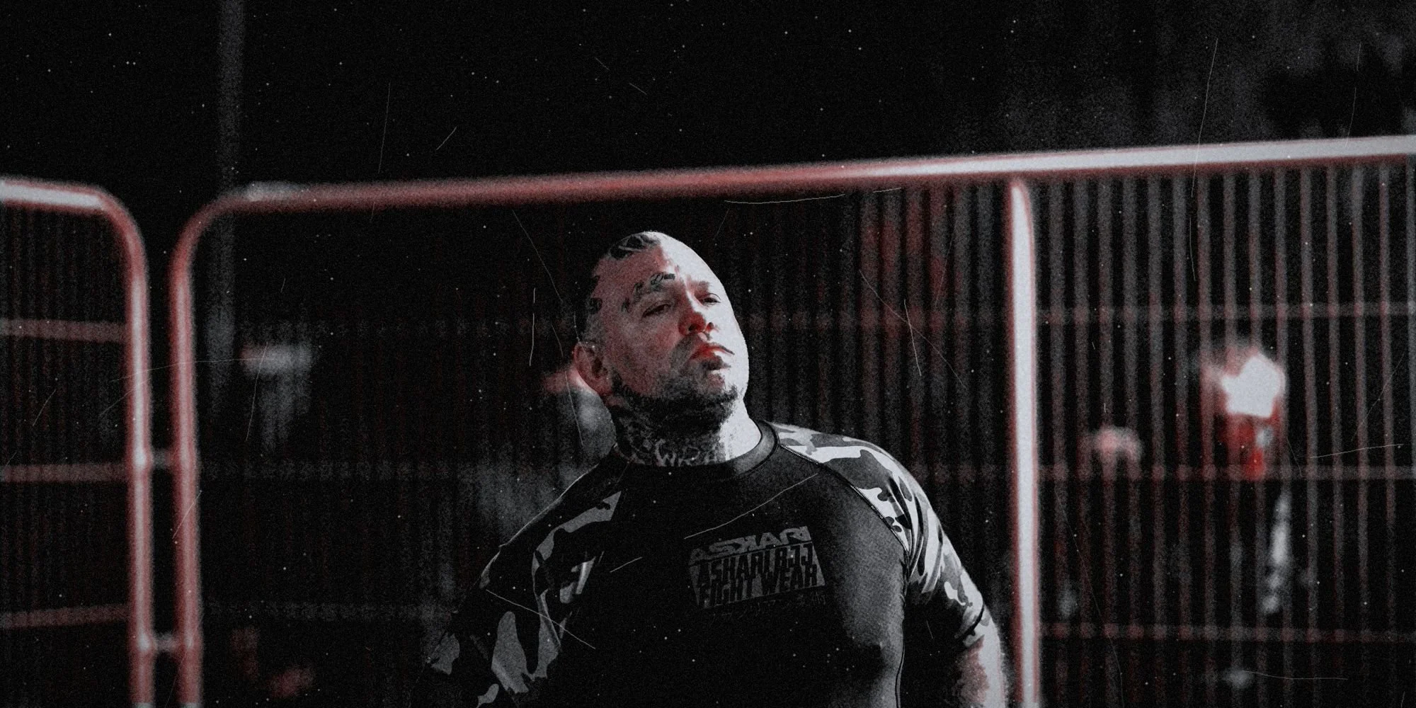Eric Olsen behind construction fences before his fight