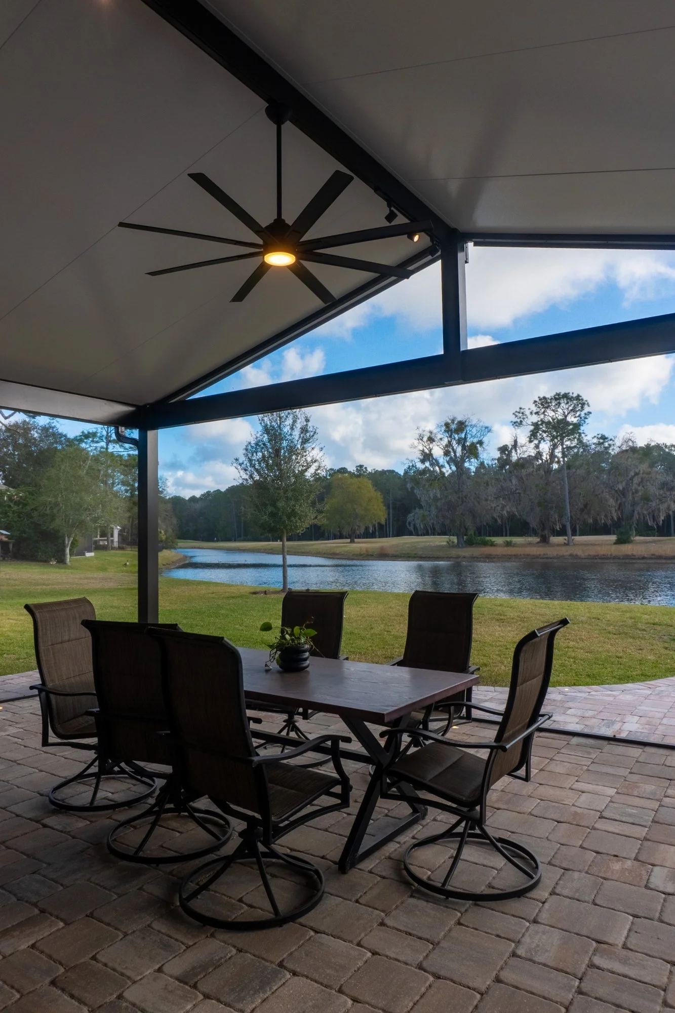 Screen enclosure in Julington Creek Plantation