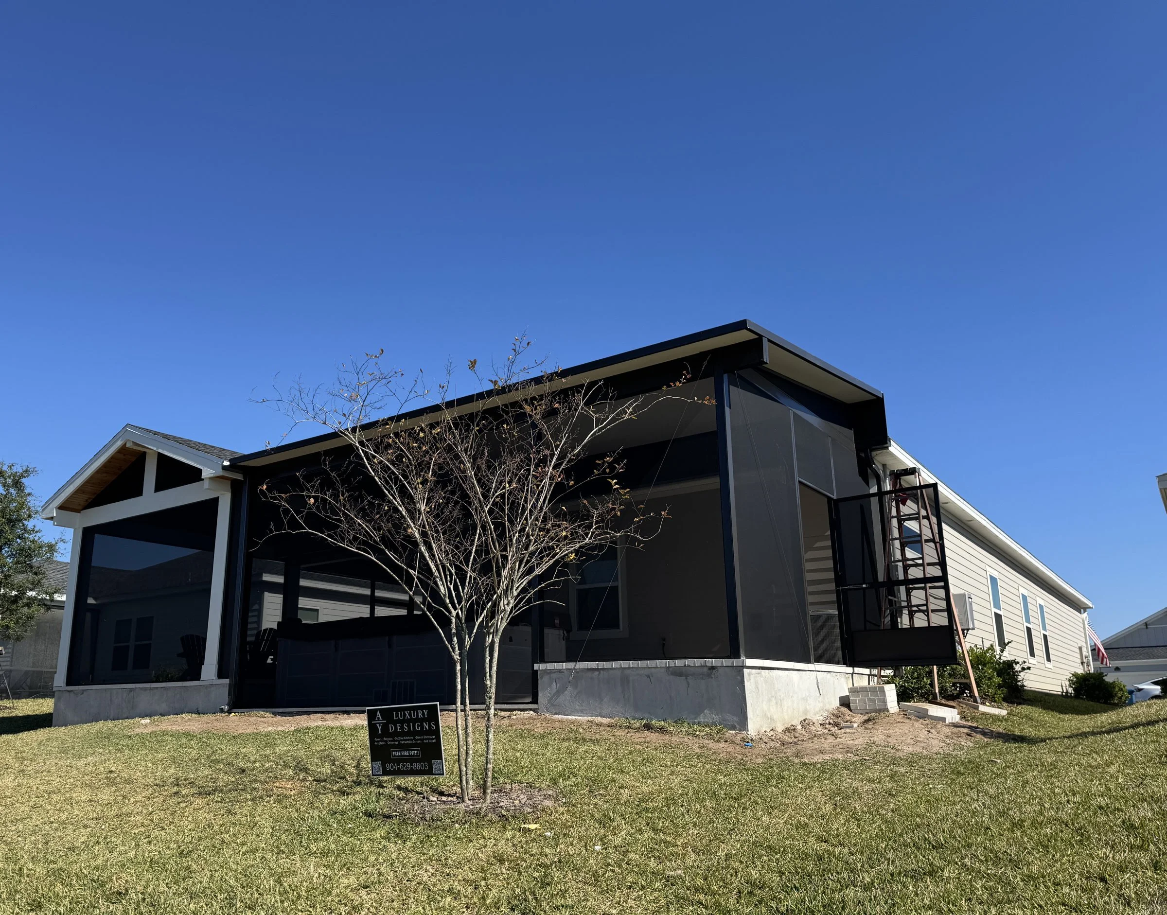 Composite-roof screen enclosure in Stillwater, St. Johns