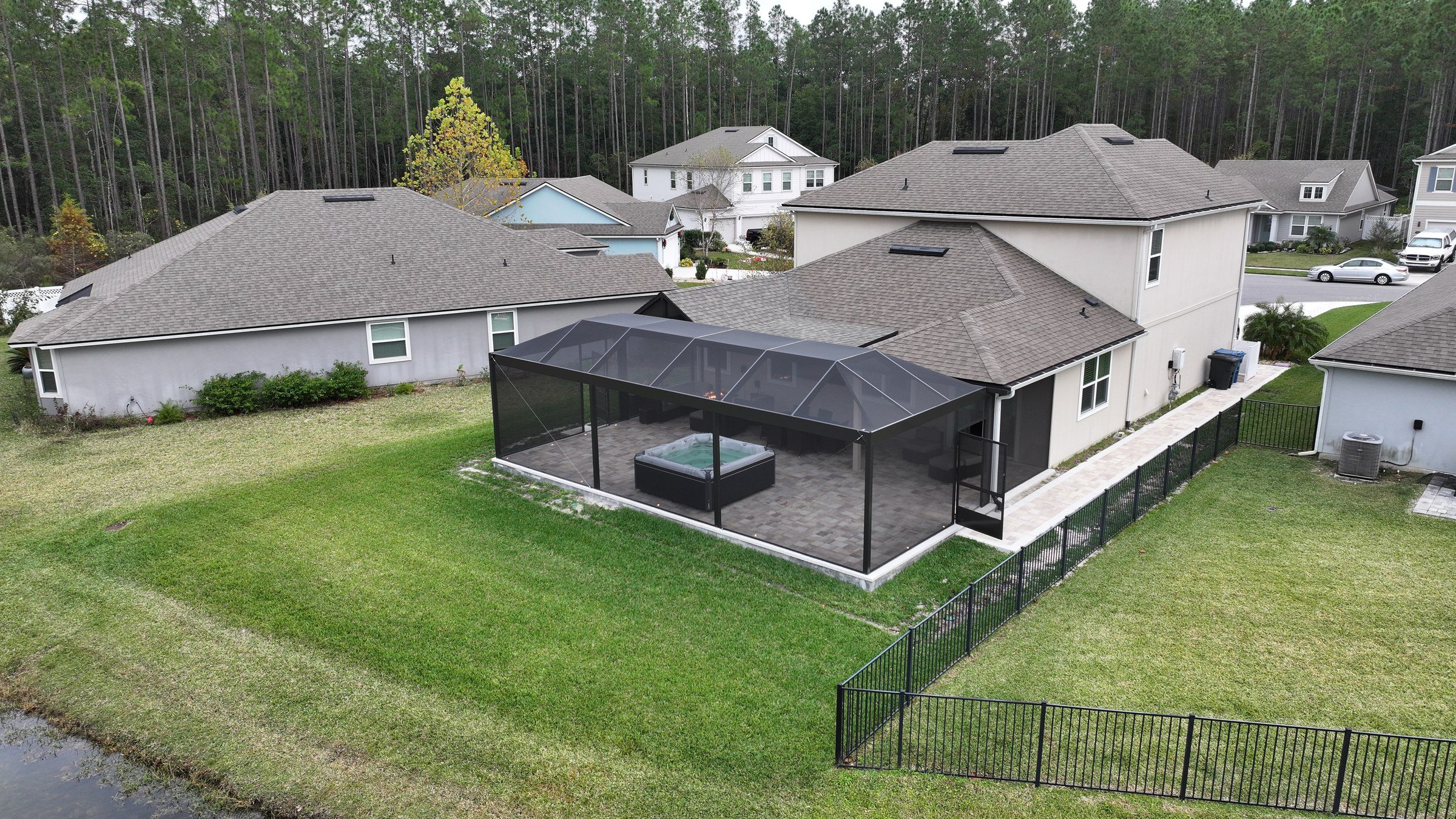 Composite-roof screen enclosure from above in Aberdeen, St. Johns