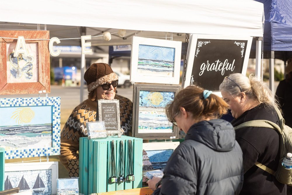 Browsing coastal art