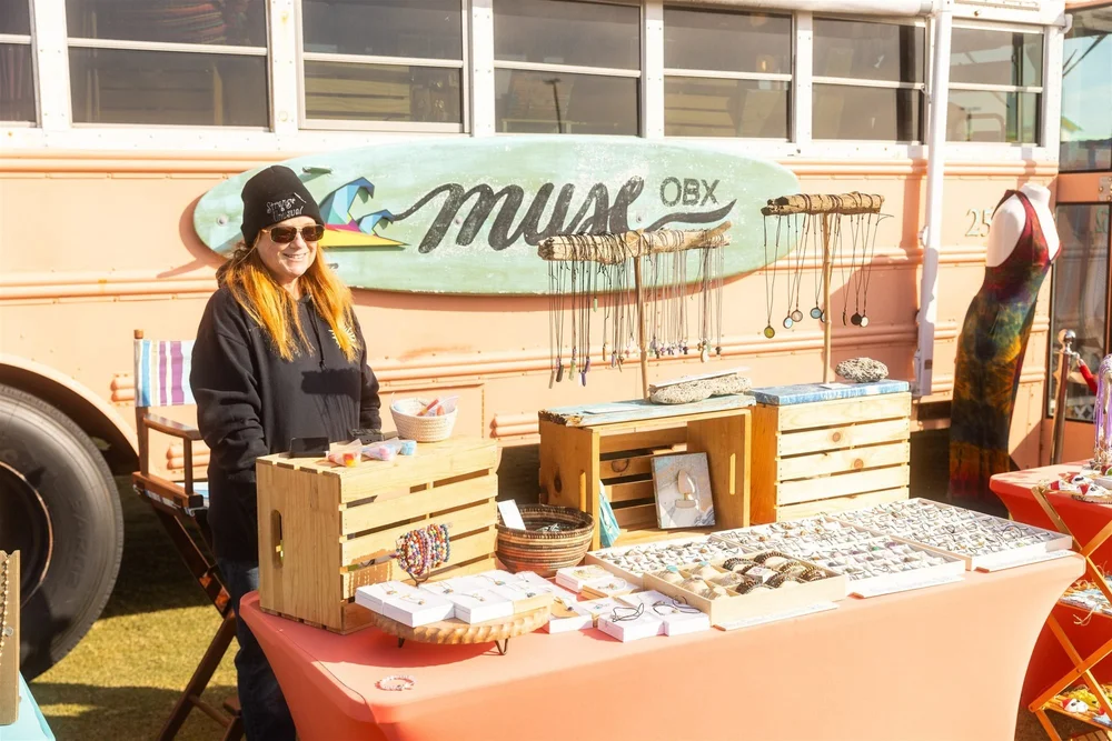 The vintage bus boutique, dressed for the holidays