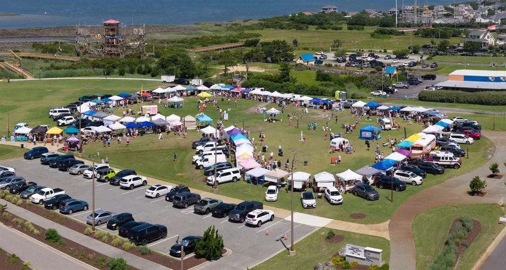 A summer afternoon at the market from above