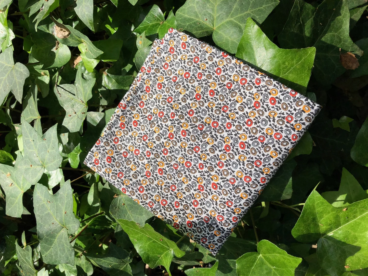 Bookmaking — patterned cloth covers — Detail / alternate view
