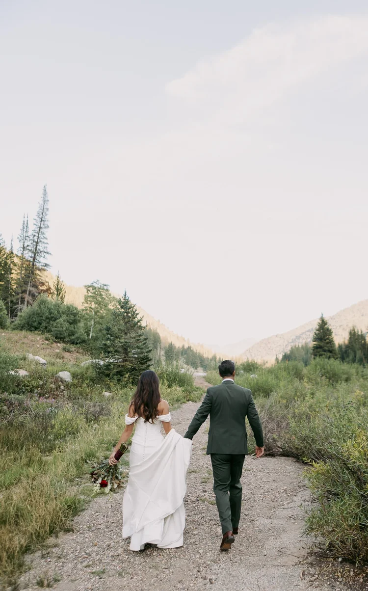 Fall couples session with golden light in Utah