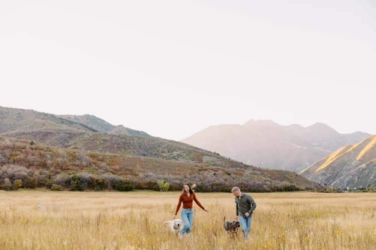 Fall couples portrait in a Utah field