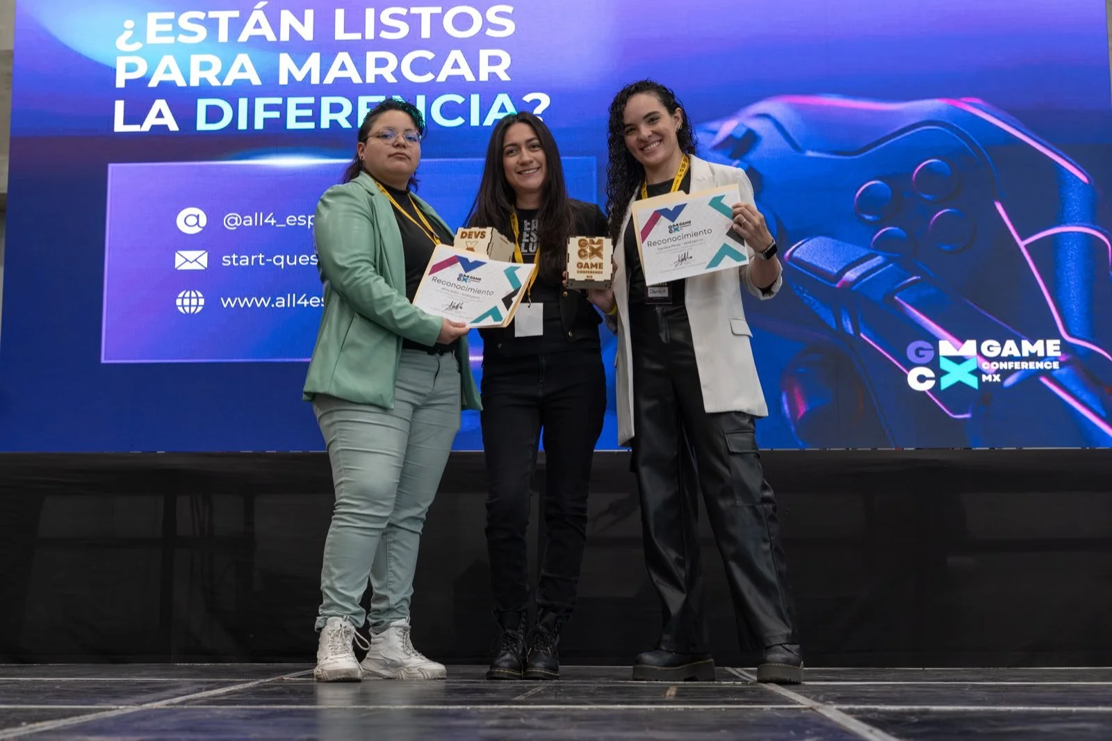 Premiación de los GCMX Awards 2025 en el escenario