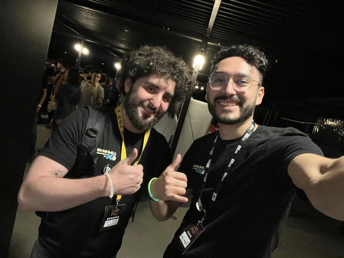 Dos perfiles de la industria conviviendo en el GCMX Party 2025